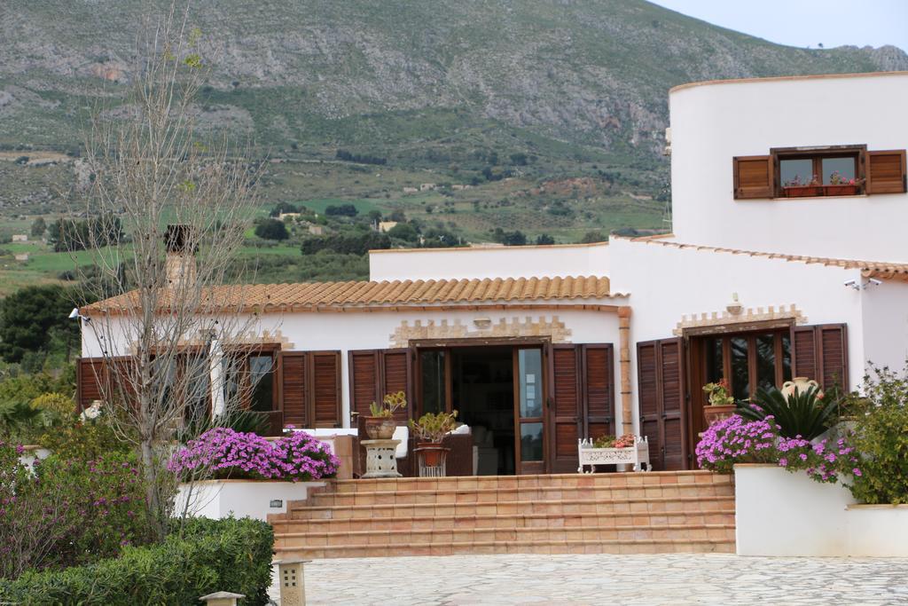 Delle Palme Delfina Country house *
