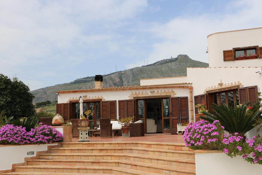 Delle Palme Delfina * Trapani