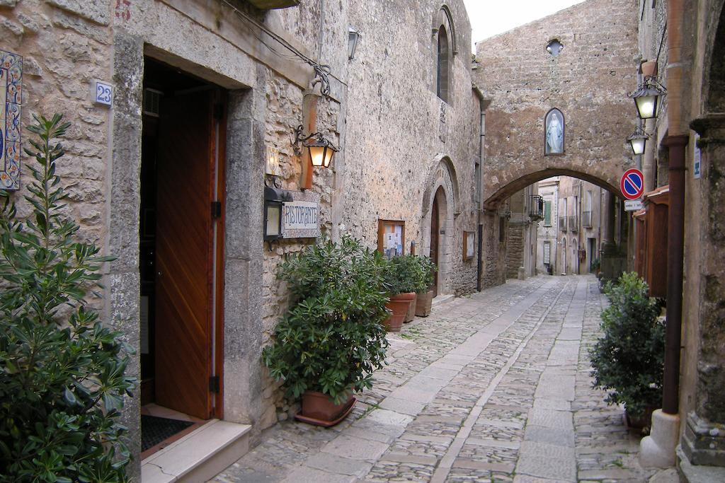 Delle Palme Delfina Trapani